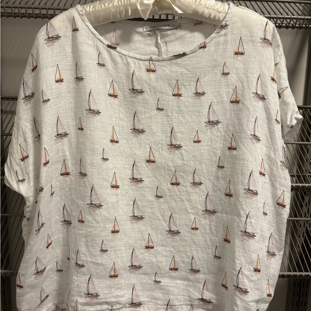 Cut-Loose Linen short sleeve top